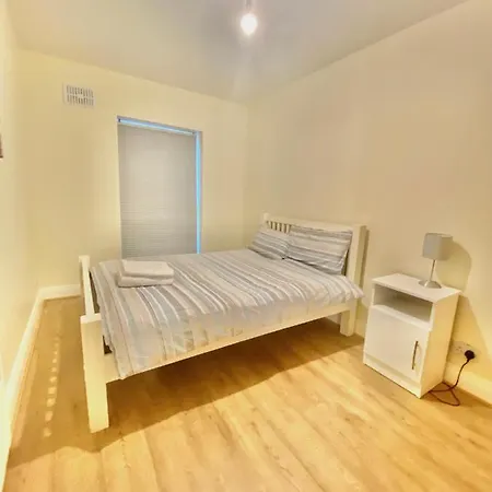 Lovely 2 Bedroom In Apartment