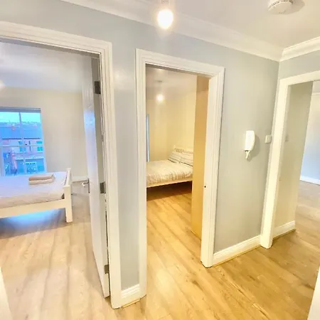 Lovely 2 Bedroom In Apartment